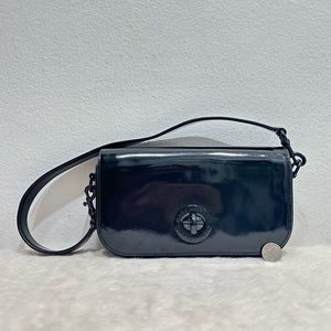 Marc Jacobs shoulder bag in black patent leather/ black hardware. Used